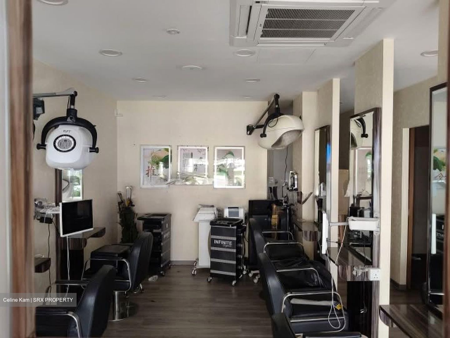 Hougang Avenue 1 (D19), Shop House #584784191